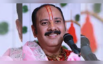 Madhya Pradesh Kathavachak Pradeep Mishra Suffers Head Injury During Mahadevs Holi Celebration