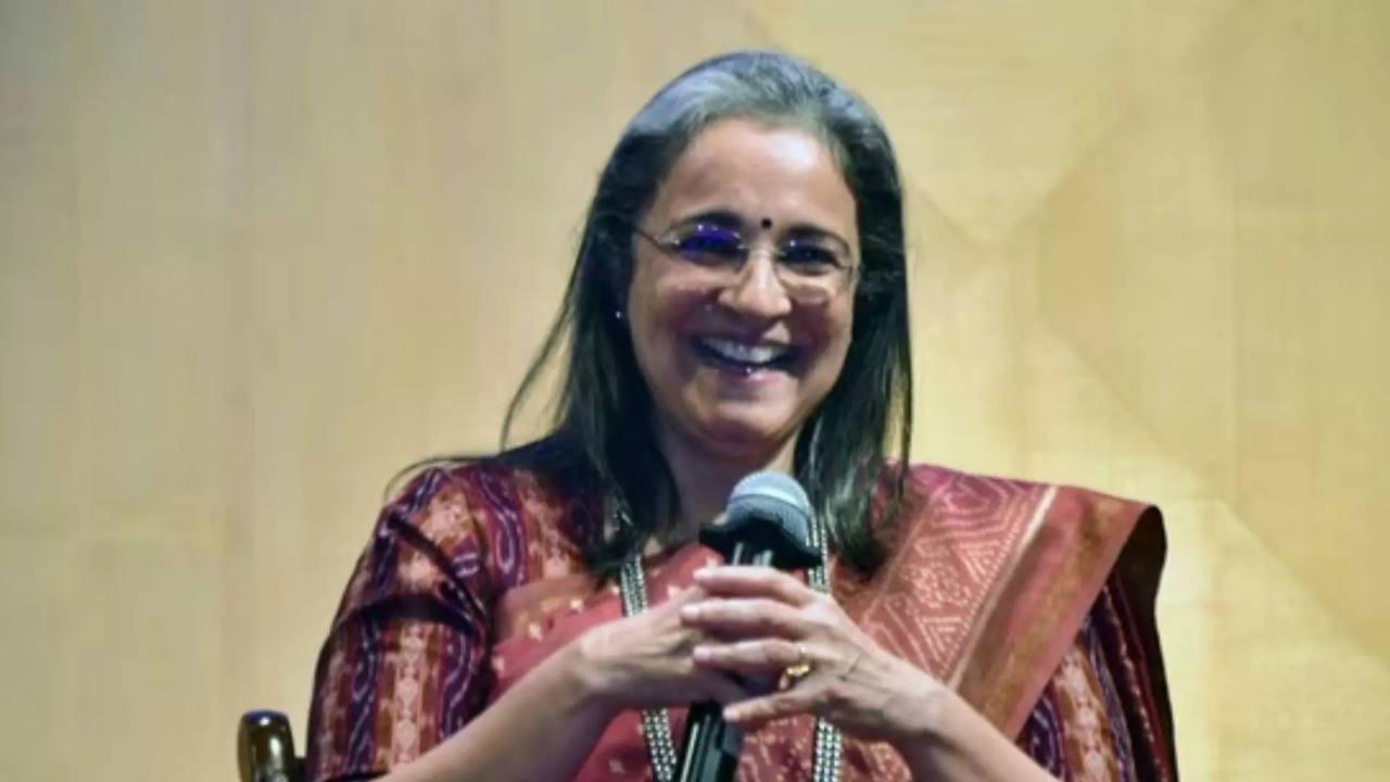 IIM Ahmedabad Alumni Madhabi Puri Buch Becomes First Woman to Lead SEBI, Check Her Career Path