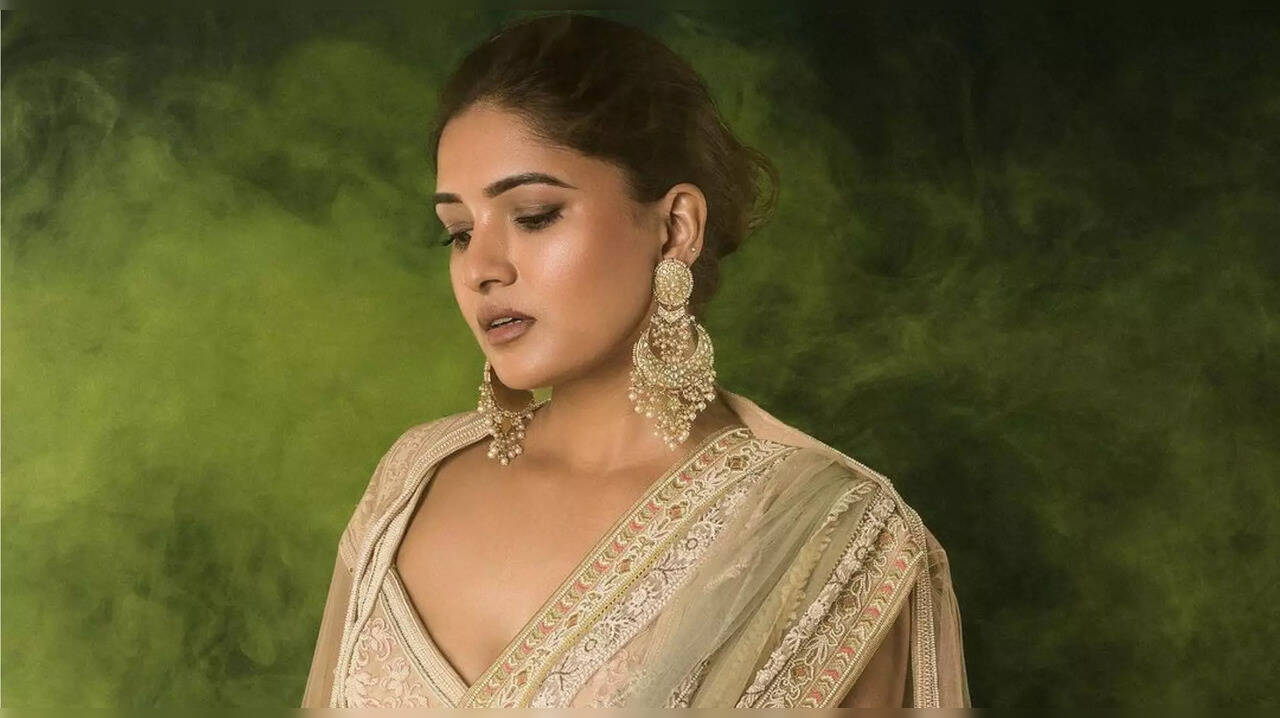  ஸ்டைலிஷ் தமிழச்சி.. சின்னத்திரை நயன்தாராவாக இருந்த வாணி போஜனின் வேற லெவல் ஃபோட்டோஷூட்! 