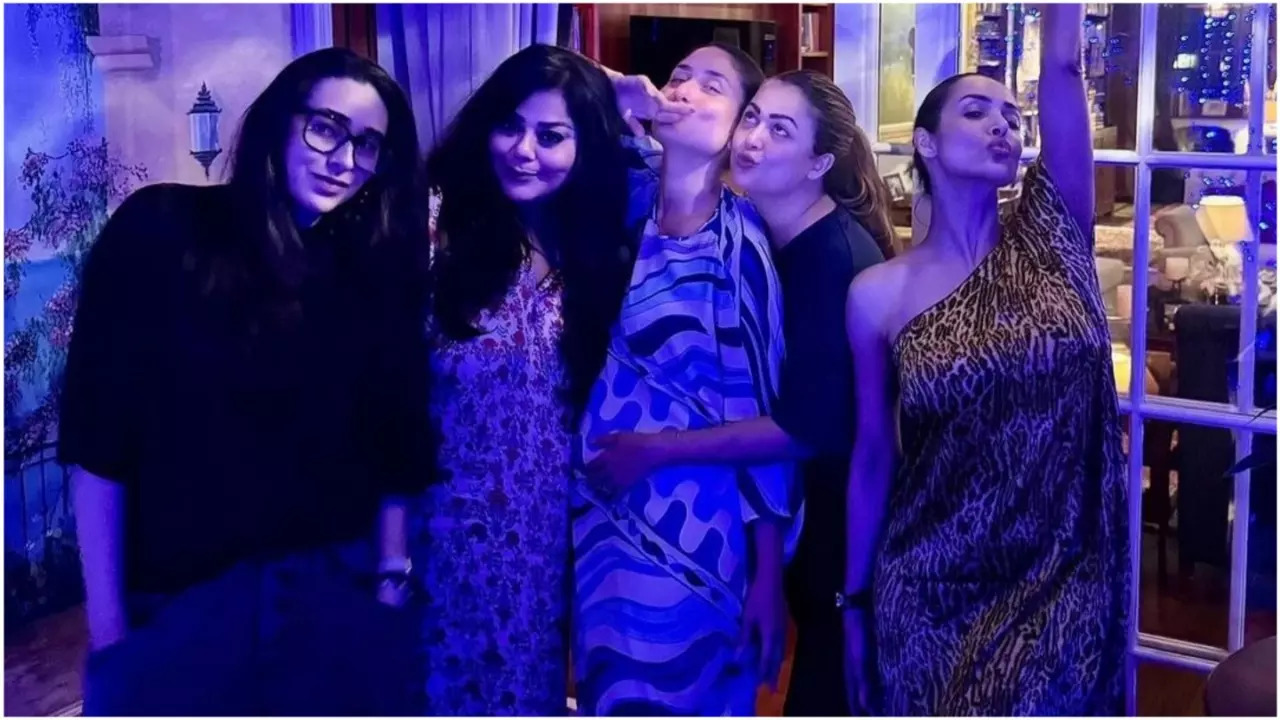 Karisma Kapoor Shares Pyjama Party Pictures Of The OG Crew With Kareena, Malaika And Amrita