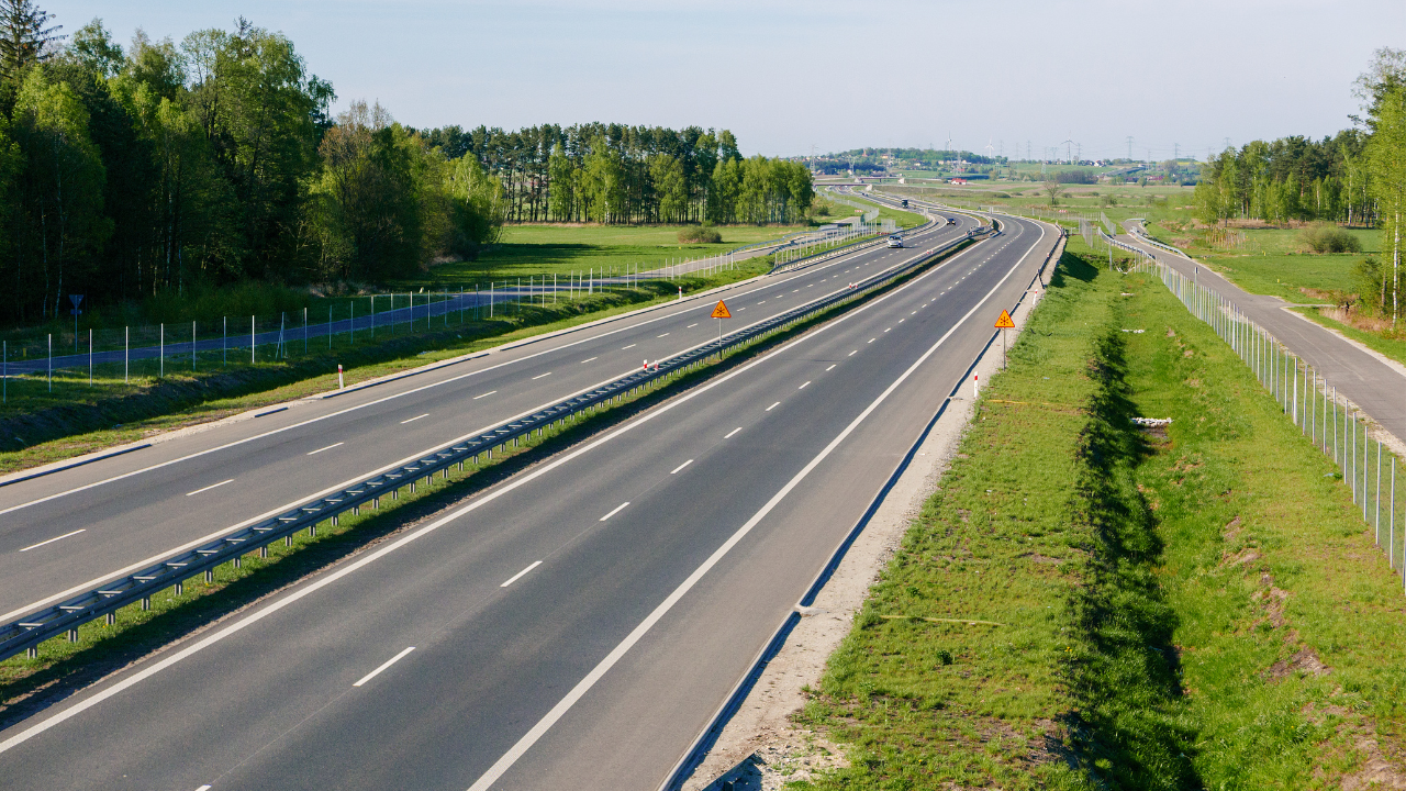 A team of the Noida Police has seized over Rs 11.58 lakh cash from a Delhi-registered car during a checking at the Eastern Peripheral Expressway. (Representational Image)