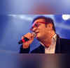 Bollywood Ka Ek Aadmi Desh Bhakt Nahi Hai Renowned Singer Targets Paid Patriots