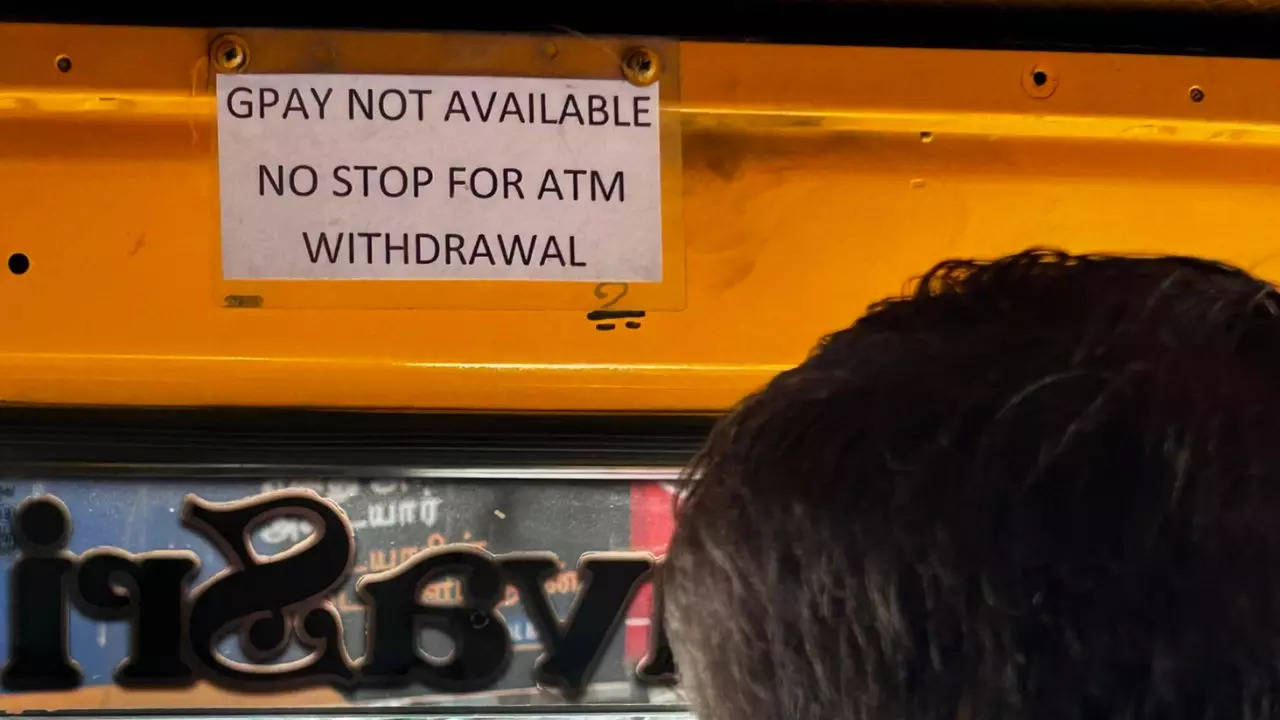 'GPay not availabe, no stop for ATM withdrawal', the sign reads.| Courtesy: Suvetha Gunasekaran