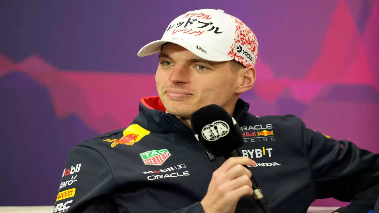 Mercedes Planning To Offer Max Verstappen A Lucrative Contract To Poach Him From Red Bull (1)