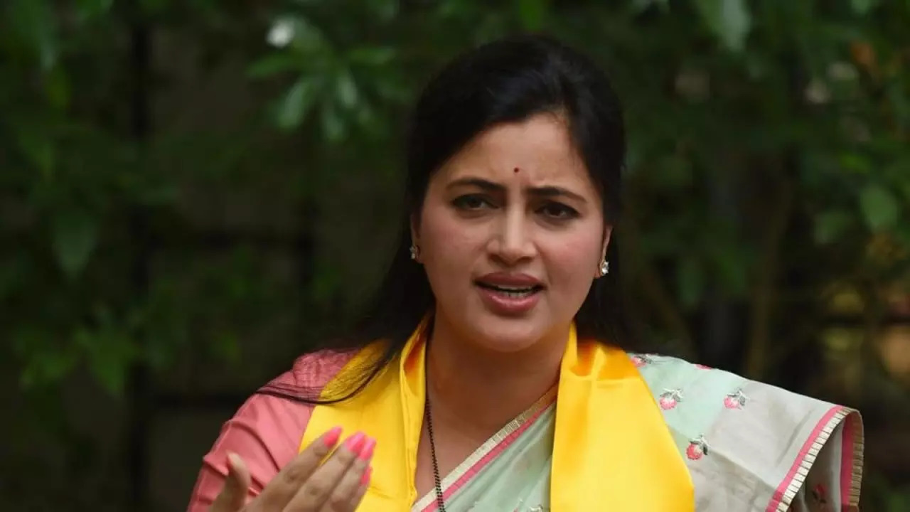 Why Amravati MP Navneet Kaur Rana Was At Risk Of Losing Her Caste Certificate?