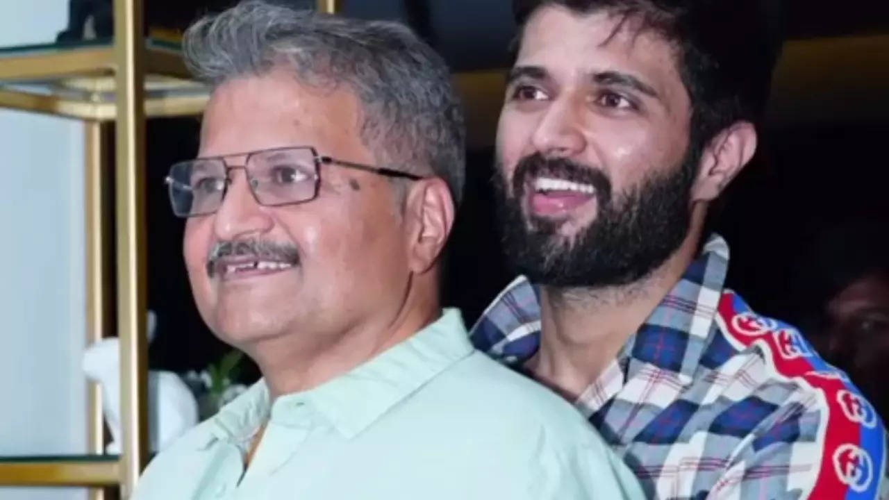 Vijay Deverakonda with his father