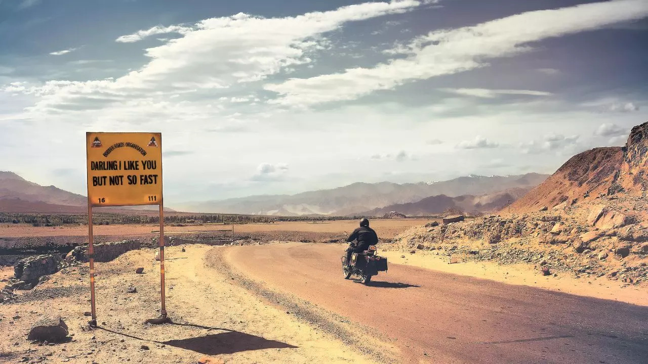 Shortest road from Manali to Leh opened by BRO. Credit: Canva