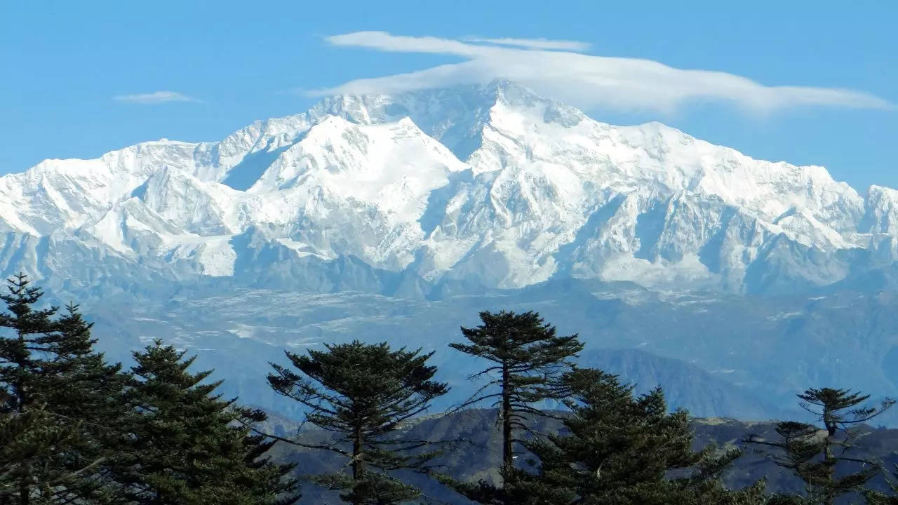 View of Mt Kanchenjunga from Sandakphu Trek. Credit: Canva