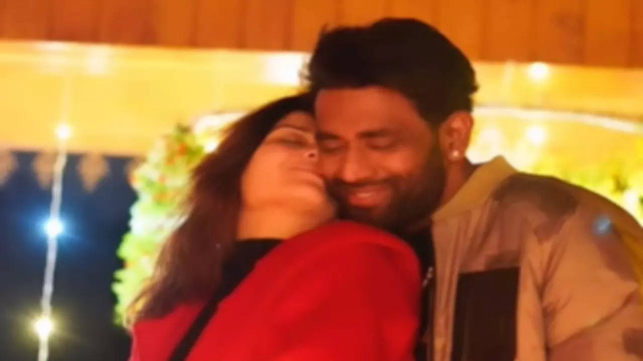 Arti Singh Drops Cosy Pictures With Husband-To-Be Dipak Chauhan Ahead Of Their Wedding: ‘20 Days To Go’