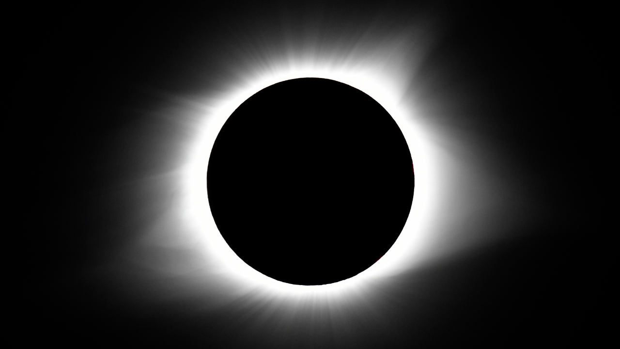 A total solar sclipse will be seen on April 8