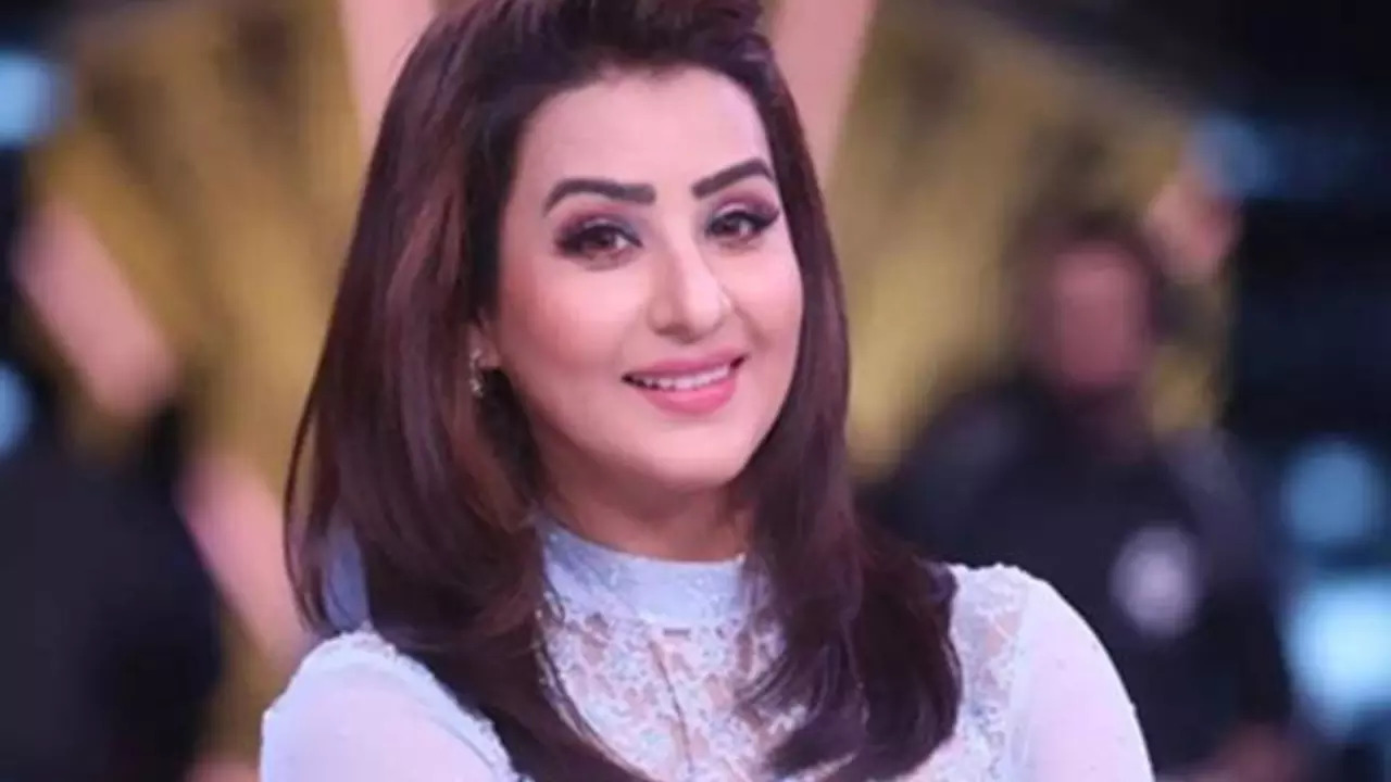 Shilpa Shinde BASHES CINTAA For 'Controlling Artists': 'Maafiagiri Chal Rahi Hain'