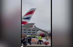 Video Two Planes Clip Wings At UKs Heathrow Airport