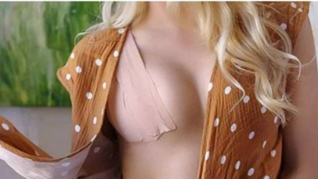 I Tried Boob Tapes For The First Time And This Is How It Went  (Image - Pinterest))