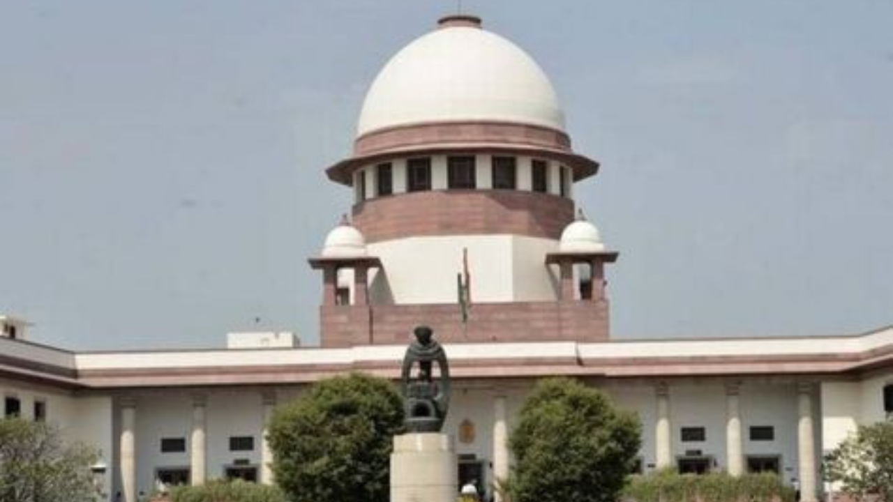 SC Stays Gujarat HC's Decision of Cancelling Admission over SEBC Certificate