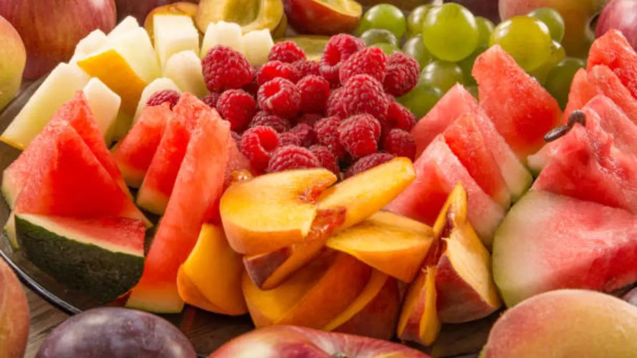 5 Fruits To Avoid Before Bedtime And Why