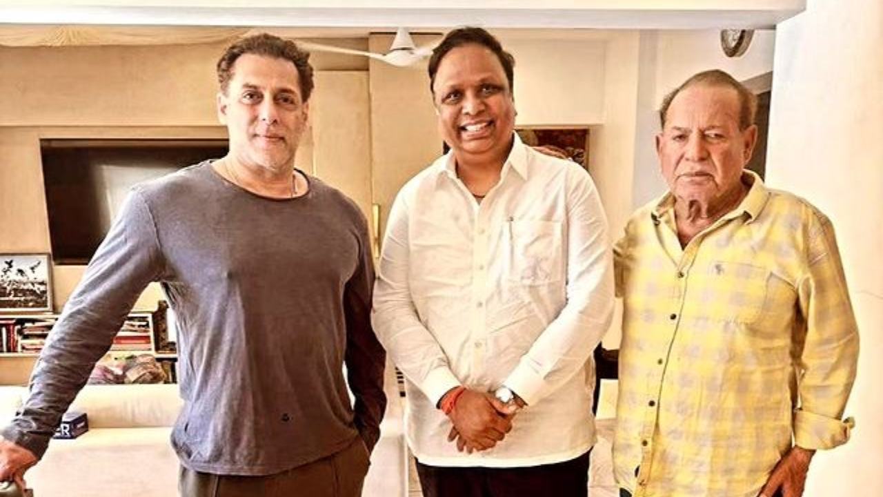 Salman Khan, Salim Khan enjoy lunch with politician Ashish Shelar