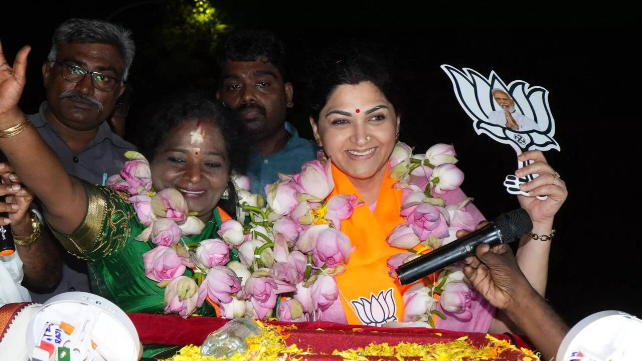  தேர்தல் பிரச்சாரத்தில் இருந்து விலகுகிறேன்.. நடிகை குஷ்பு திடீர் முடிவு.. காரணம் இது தான் 