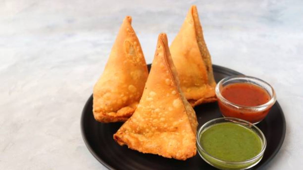 6 arrested for selling beef samosas in Gujarat