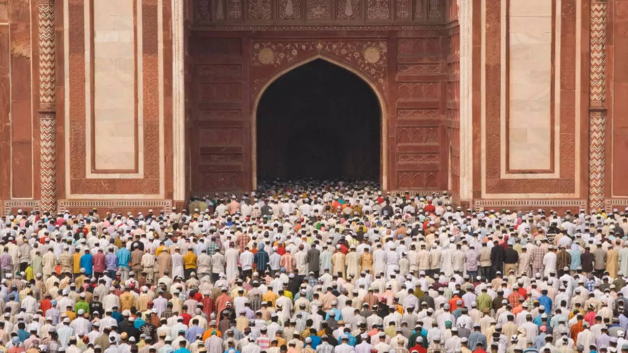 People praying on the occasion of Eid-al-Fitr at Taj Mahal. Credit: iStock