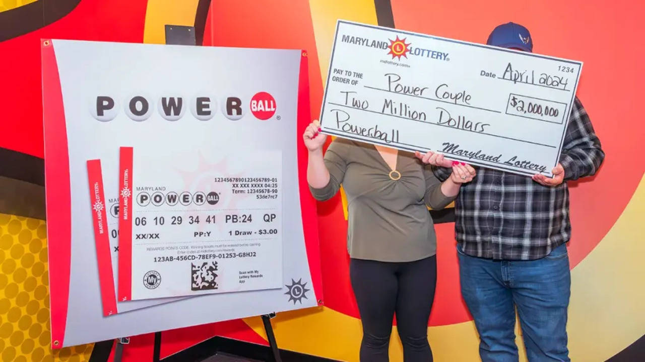 Lucky Mistake! US Couple Wins $2 Million in Powerball Draw With Duplicate Lottery Tickets