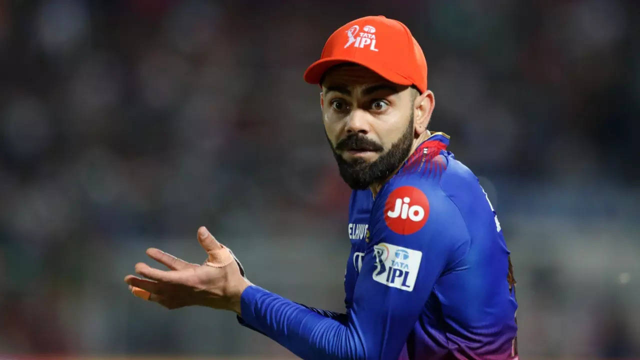 Hope India Don't Pick Him For T20 World Cup: RCB Teammate Takes HILARIOUS Jibe At Virat Kohli