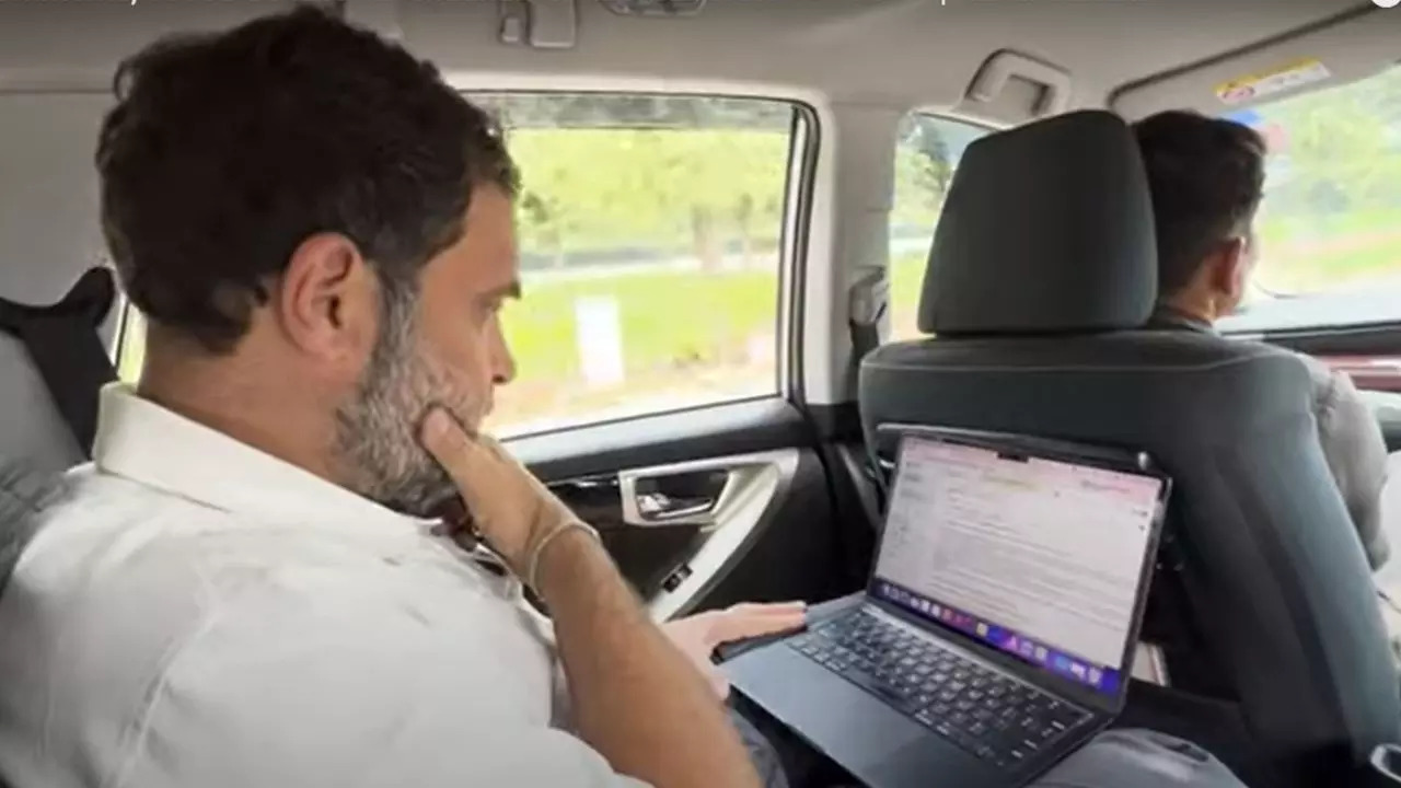 Rahul Gandhi reads feedback on Congress Manifesto