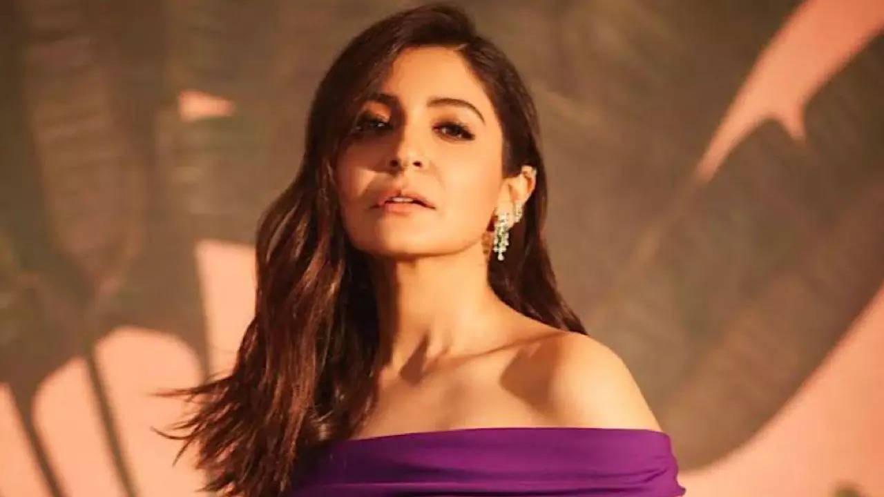 ​New Mom Anushka Sharma Shares CCTV Footage of Boy Attacked By Pit Bull: Highlight Both Sides