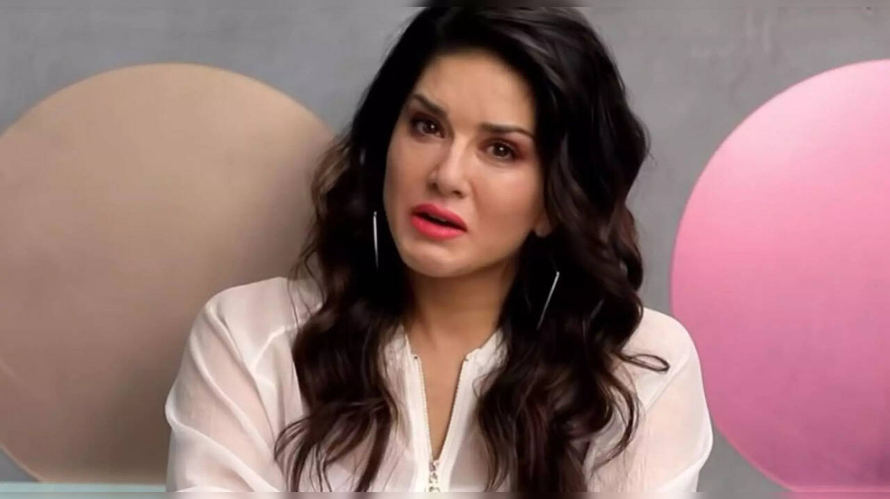  உன் மீது இருந்த காதல் எப்போதோ போய்விட்டது.. நடிகை சன்னி லியோனுக்கு அதிர்ச்சி தந்த காதலன்! 