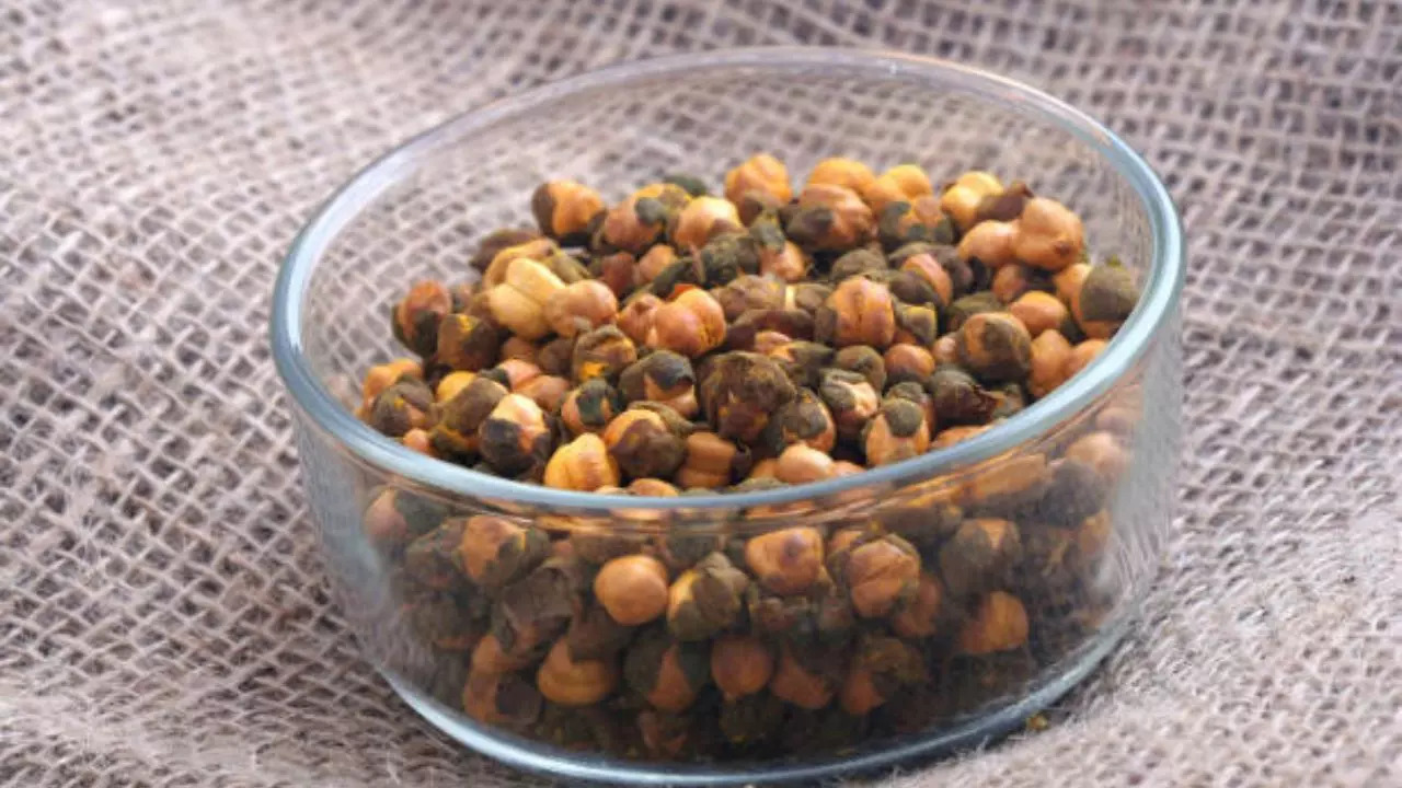 What Happens When You Consume Roasted Chana As Your Everyday Snack? Know Here