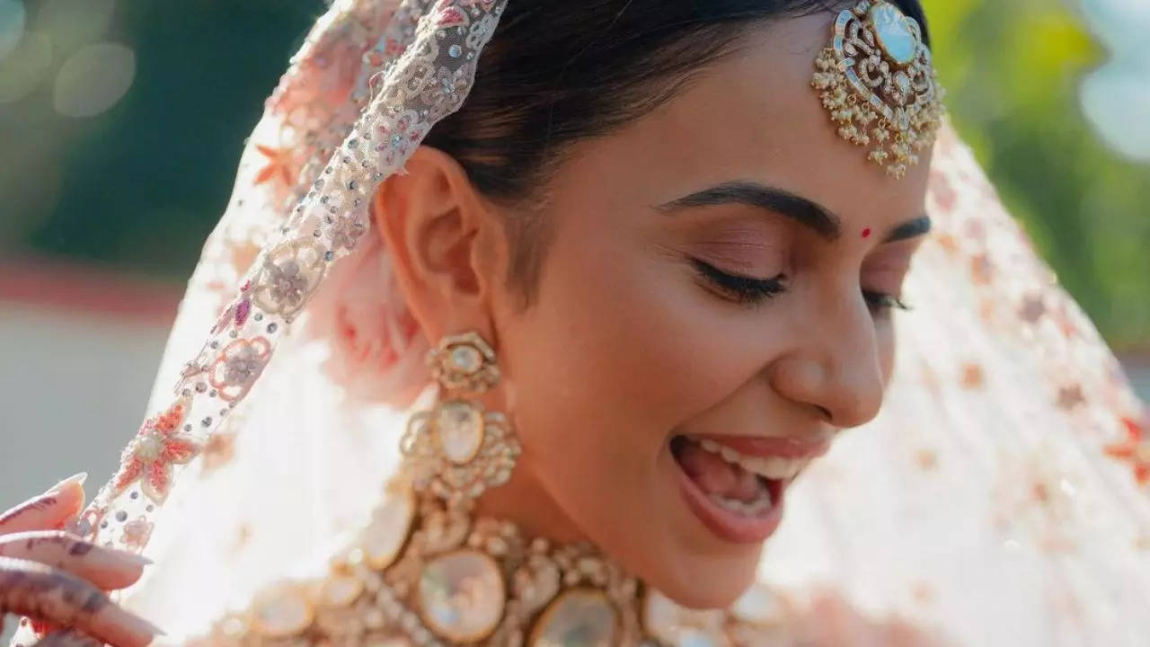 Bridal Trends 2024: Statement Sleeves To Co-Ord Sets, Stunning Styles For Indian Brides