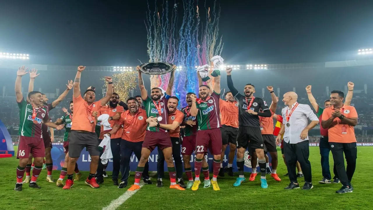 Mohun Bagan Super Giants lift the ISL League Winners Shield