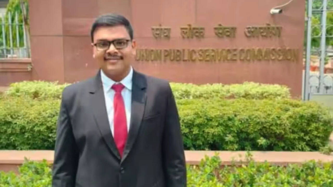  ரூ.2.5 லட்சம் சம்பள வேலையை விட்டு யுபிஎஸ்சியை தேர்வு செய்தது ஏன்.. முதலிடம் பிடித்த வெற்றியாளர் கூறிய காரணம் இது தான் 