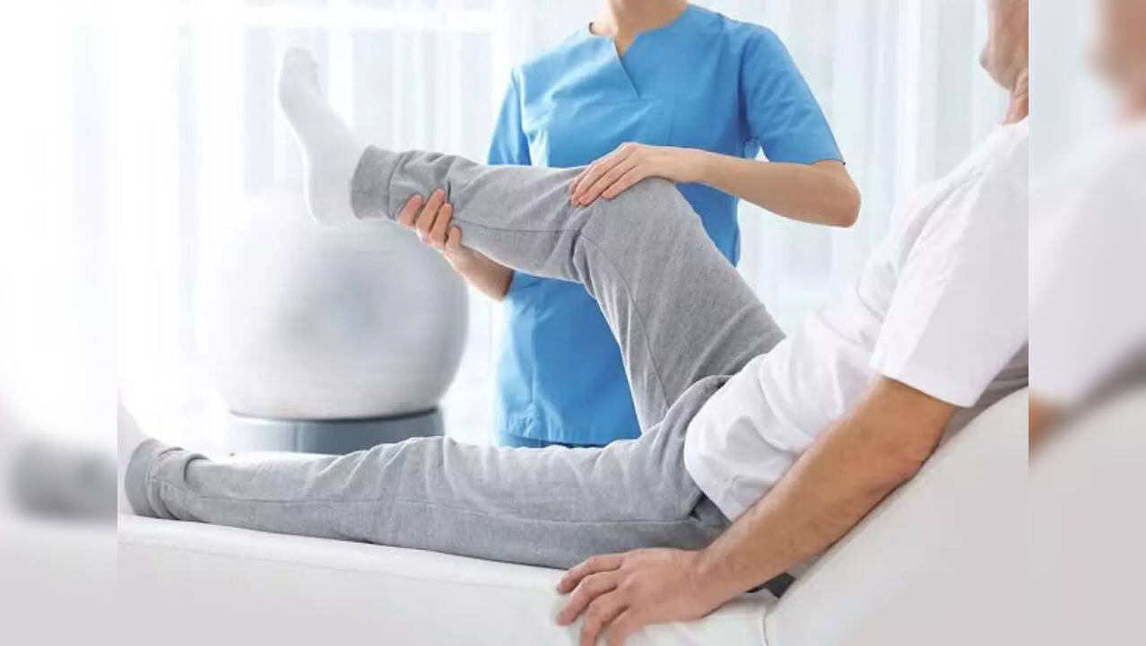  பிளஸ் 2 விற்கு பிறகு என்ன படிப்பது ? பிசியோதெரபி வேலைகள் சேரணுமா... அப்ப இந்த படிப்புகள் எல்லாம் உதவுமே! 