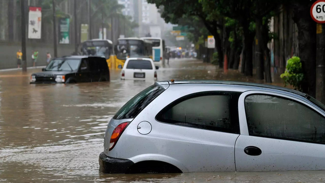 Car In Flood Times Drive (1)