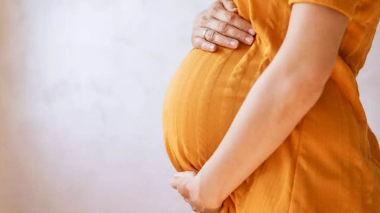 What Is Geriatric Pregnancy? Experts Share Unique Challenges And Risks