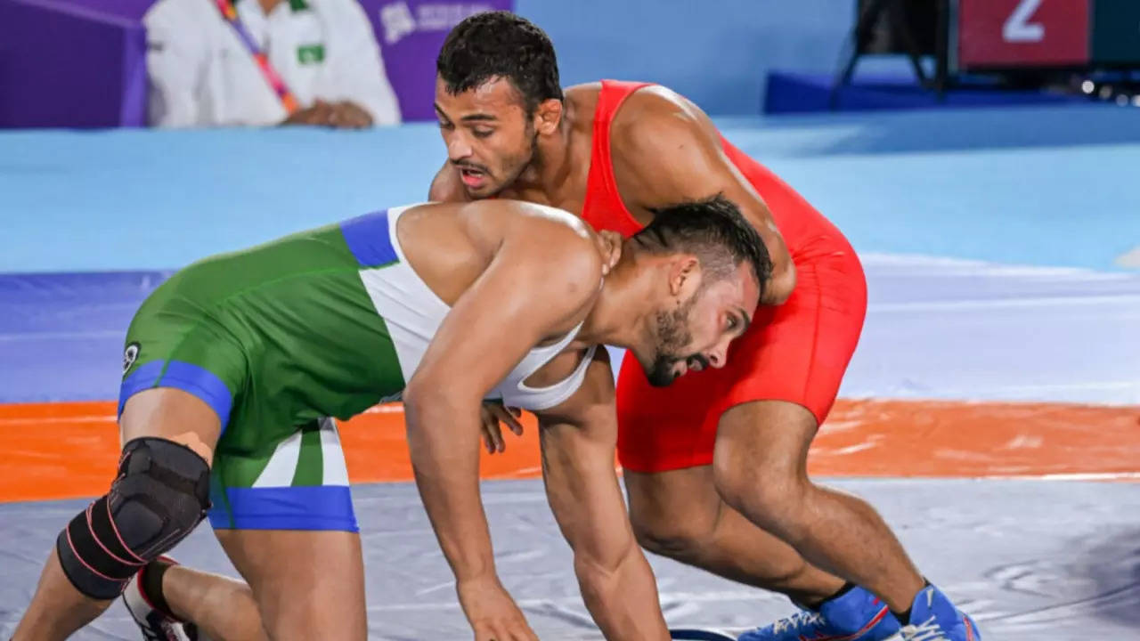 Wrestlers Deepak Punia, Sujeet Kalakal Stranded In Dubai Airport While Travelling For Olympics Qualifiers