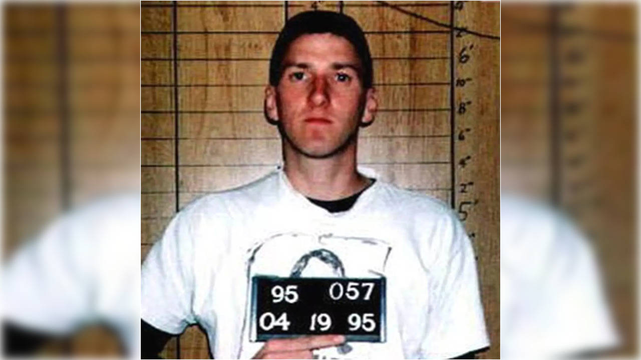 Timothy Mcveigh: Who Was Timothy McVeigh, Oklahoma City Bombing ...