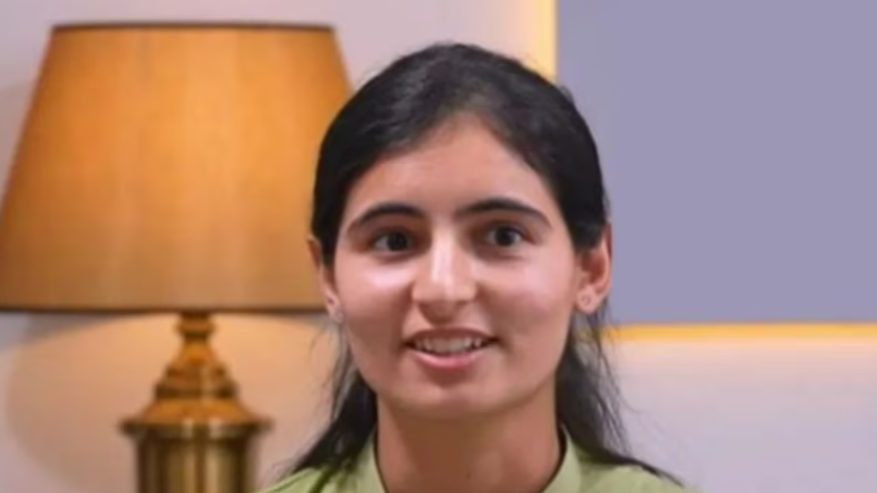 Delhi's Srishti Dabas Balances Job at RBI with Civil Services Preparation