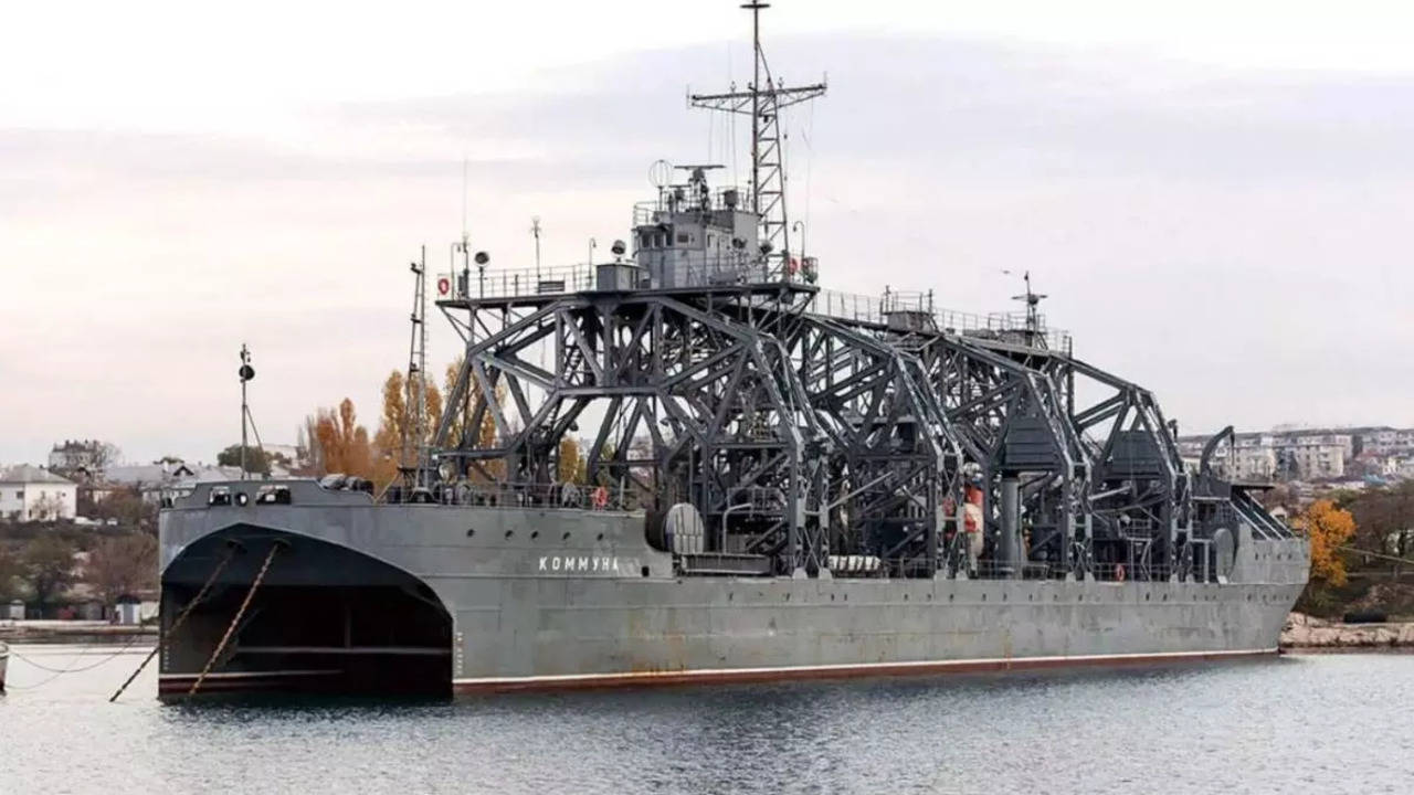 Kommuna Warship Destroyed By Alleged Ukrainian Bombardment