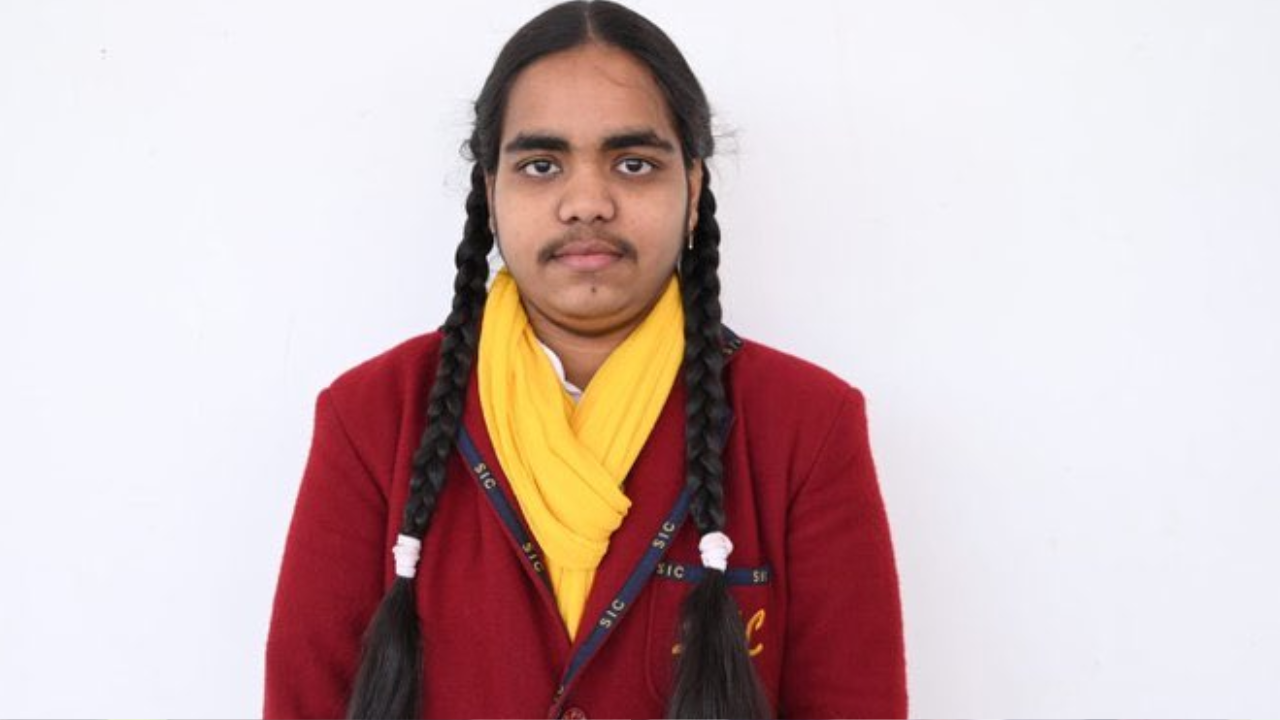 Prachi Nigam, topper of class 10th Uttar Pradesh Madhyamik Shiksha Parishad.