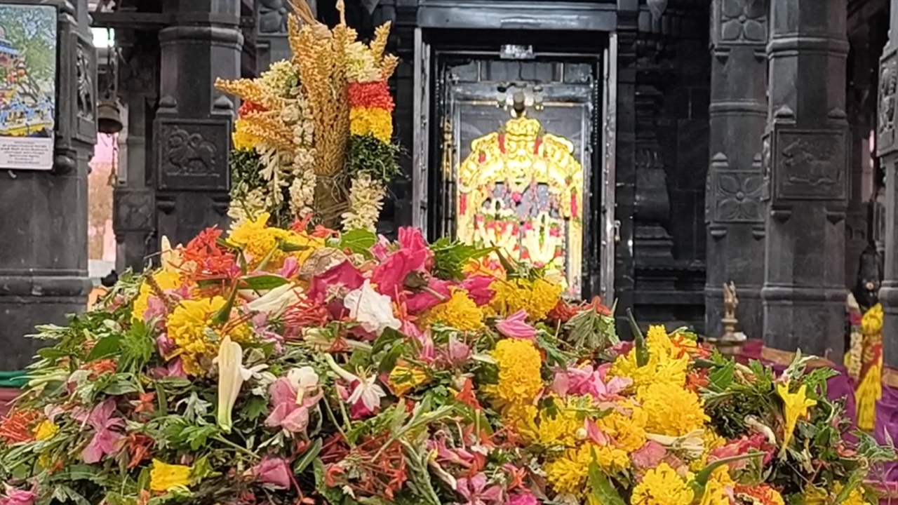  ஆலங்குடி ஸ்ரீ முத்துமாரியம்மன் கோவில் பூச்சொரிதல் விழா! 