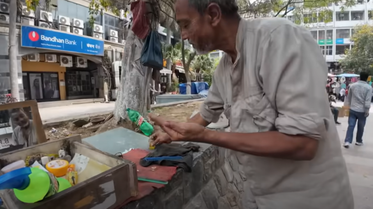 American Vlogger Urges Elon Musk to Hire South Delhi Barber Who 'Went to Space