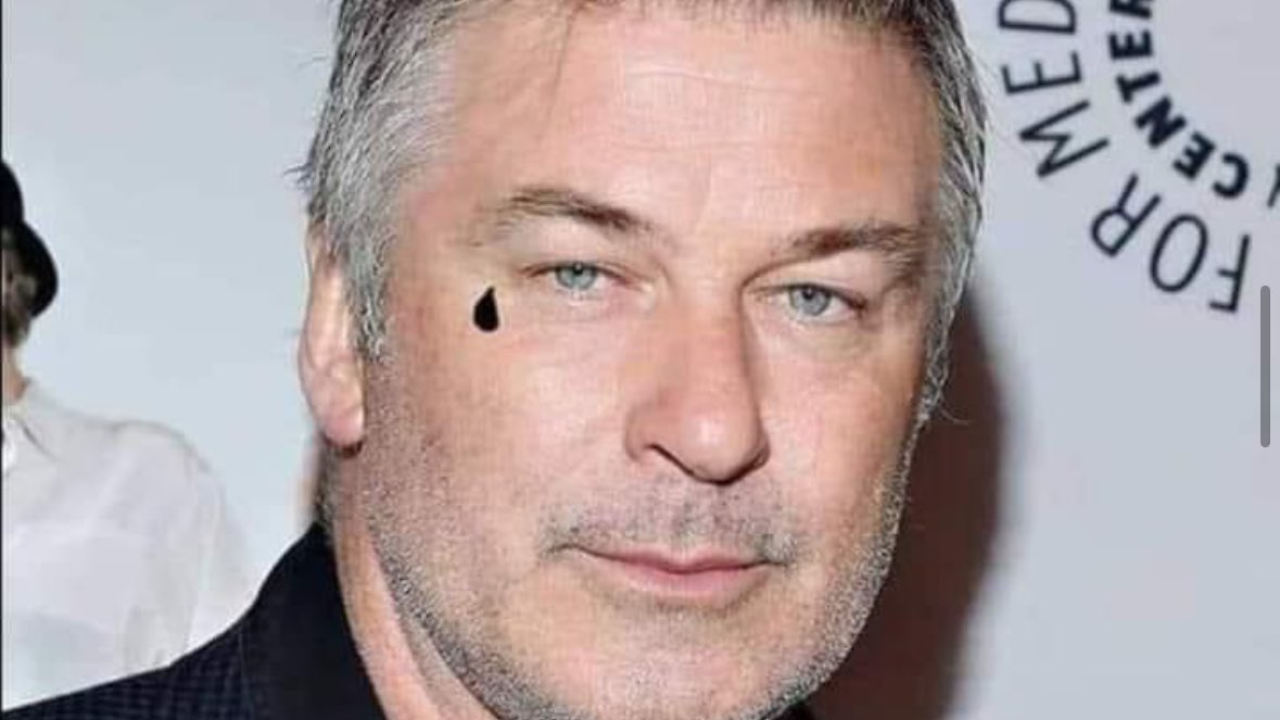 Alec Baldwin Shoving, Punching Pro-Palestine Paparazzi, Viral Video ...