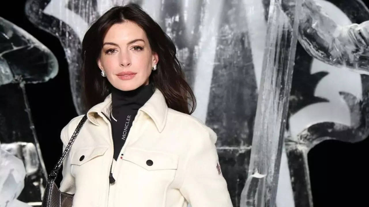 Anne Hathaway Recalls GROSS Audition Where She Had To Kiss 10 Boys