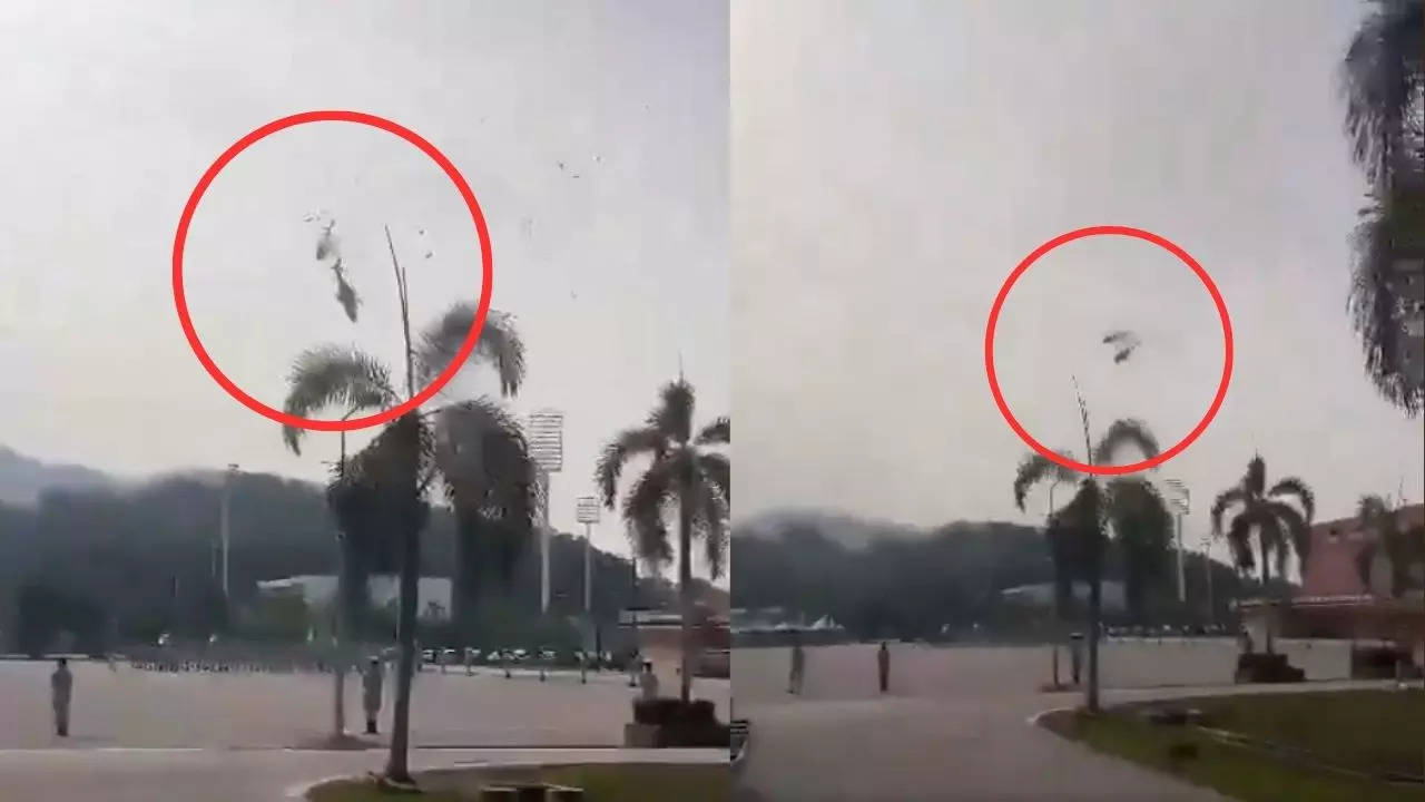 Helicopter Crash Mid-Air