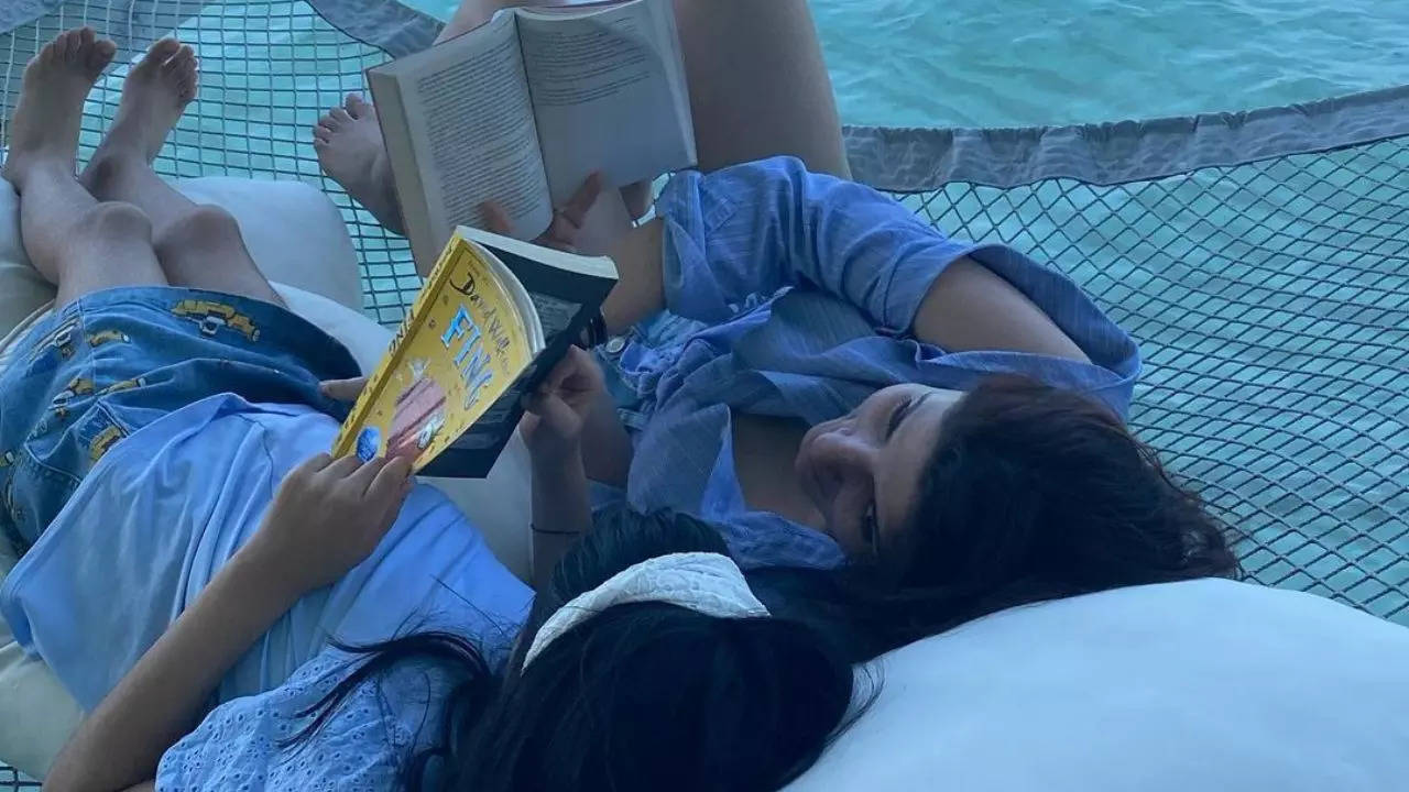 Try This Twinkle Khanna's Suggestion To Get Your Child To Read More