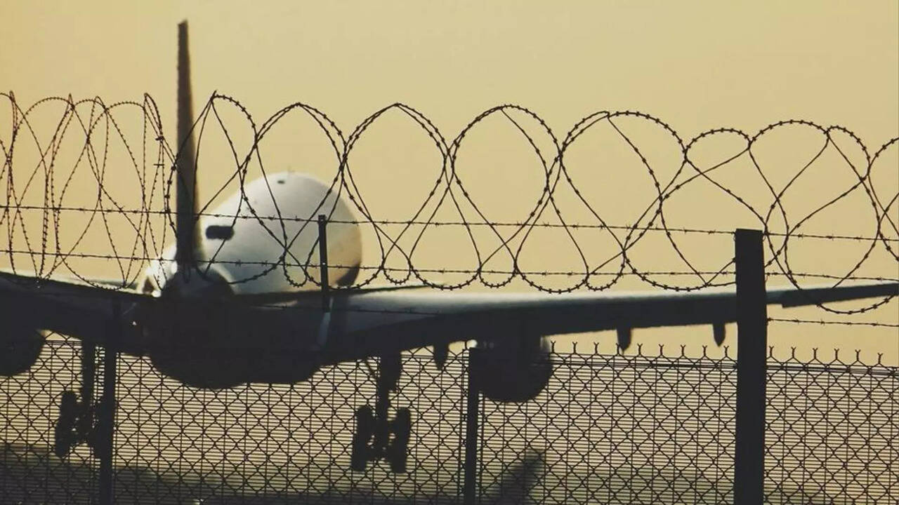  சட்டவிரோதமாக நுழைபவர்களை நாடு கடத்தும் மசோதா இங்கிலாந்தில் நிறைவேற்றம்..! 