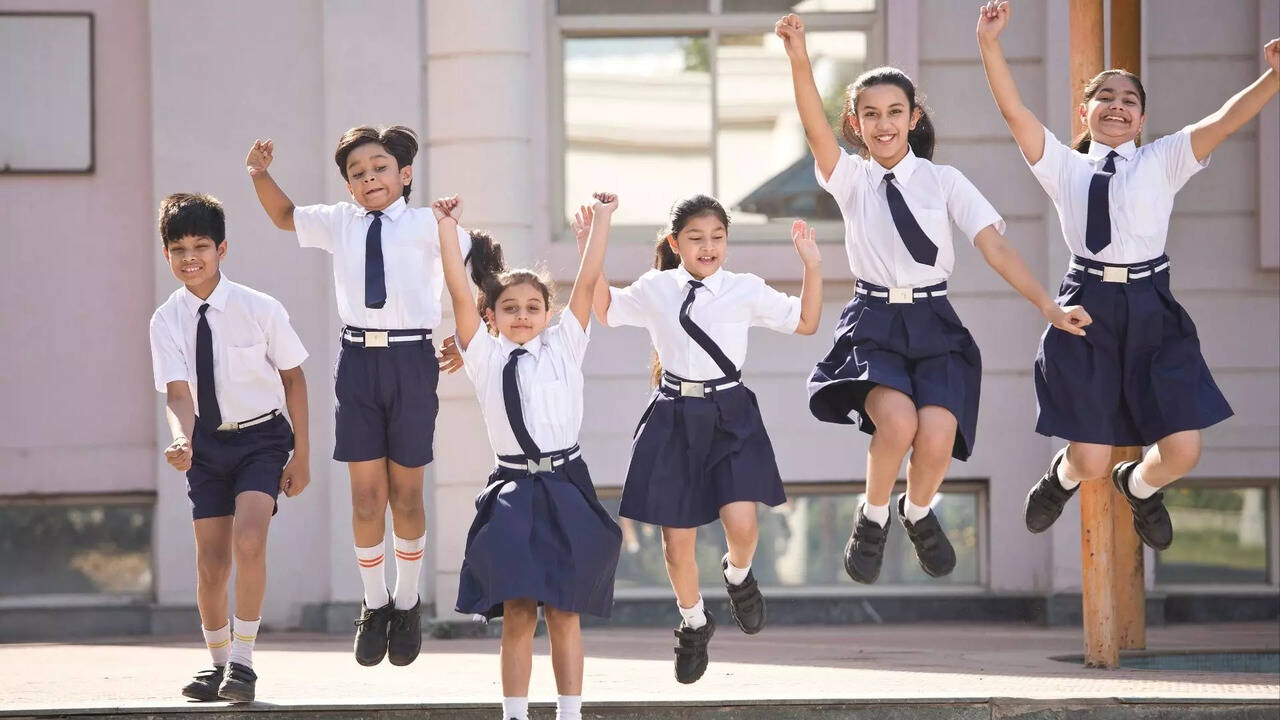  கோடை விடுமுறை விட்டாச்சு... பள்ளிகள் திறப்பு எப்போது தெரியுமா..? 