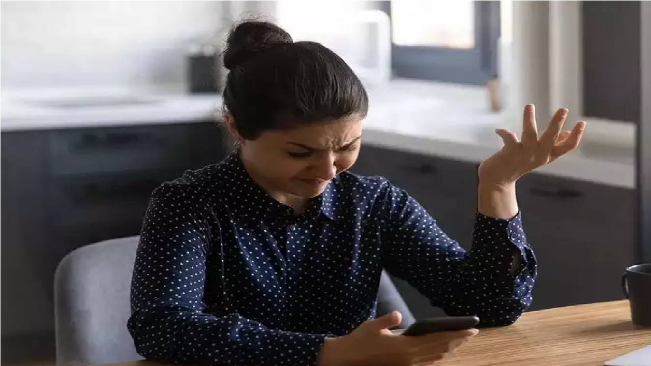 Nomophobia Signs Causes And Symptoms In Marathi 
