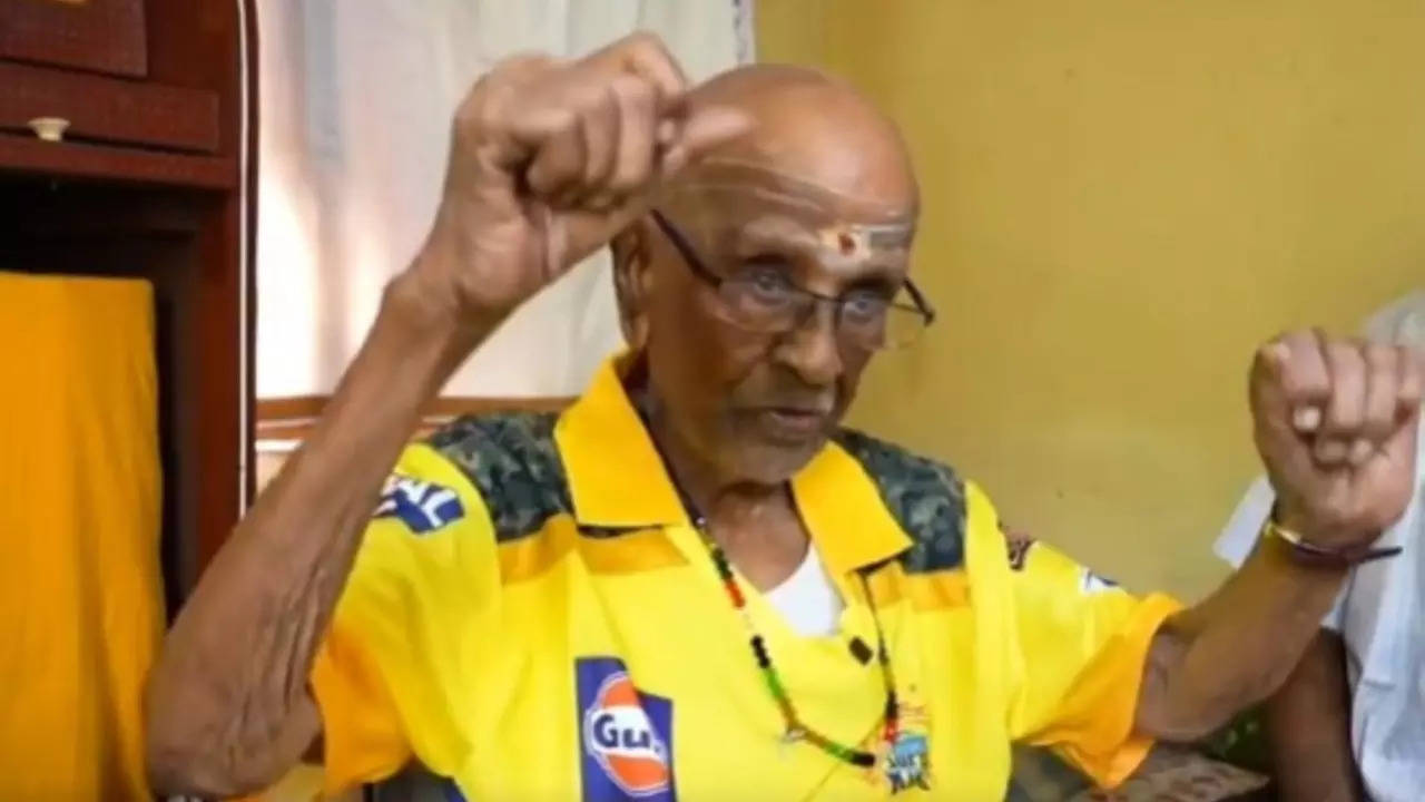 CSK Superfan S Ramdas Takes Fandom To Another Level At 103-Years Of Age : WATCH Viral Video